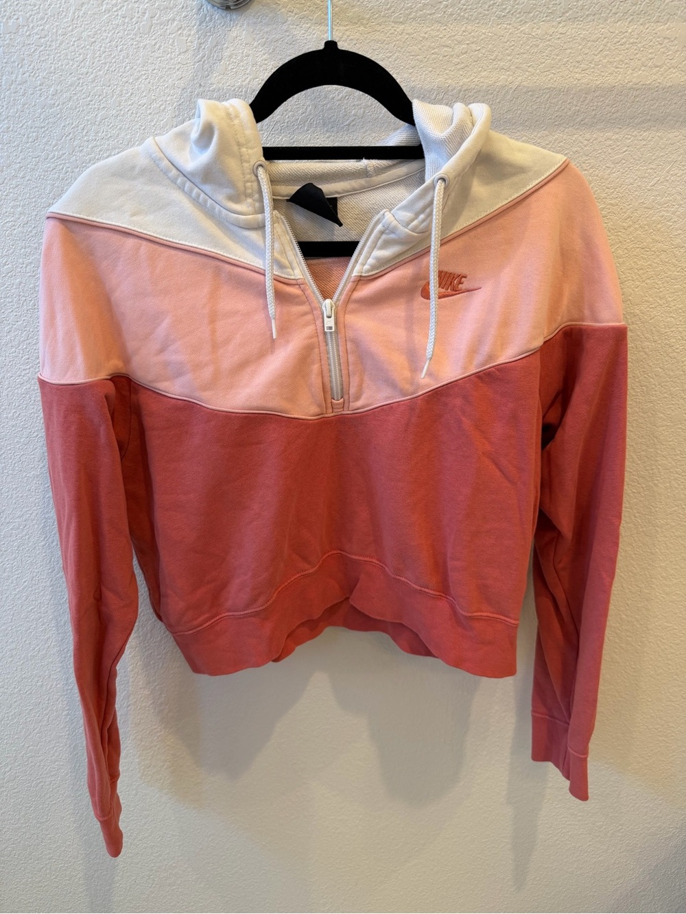 NIKE Colo Block 1/2 Zip Cropped Hoodie